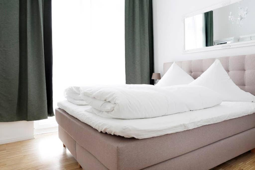 Sc 06 By Rockchair Apartments L Superhost Status L 4 Bedrooms Boxspringbeds 2 Bathrooms Balcony Elevator - Cozy Family & Business Flair Welcomes You! Berlin Eksteriør bilde