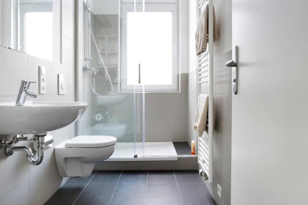 Sc 06 By Rockchair Apartments L Superhost Status L 4 Bedrooms Boxspringbeds 2 Bathrooms Balcony Elevator - Cozy Family & Business Flair Welcomes You! Berlin Eksteriør bilde