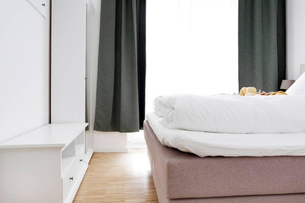 Sc 06 By Rockchair Apartments L Superhost Status L 4 Bedrooms Boxspringbeds 2 Bathrooms Balcony Elevator - Cozy Family & Business Flair Welcomes You! Berlin Eksteriør bilde